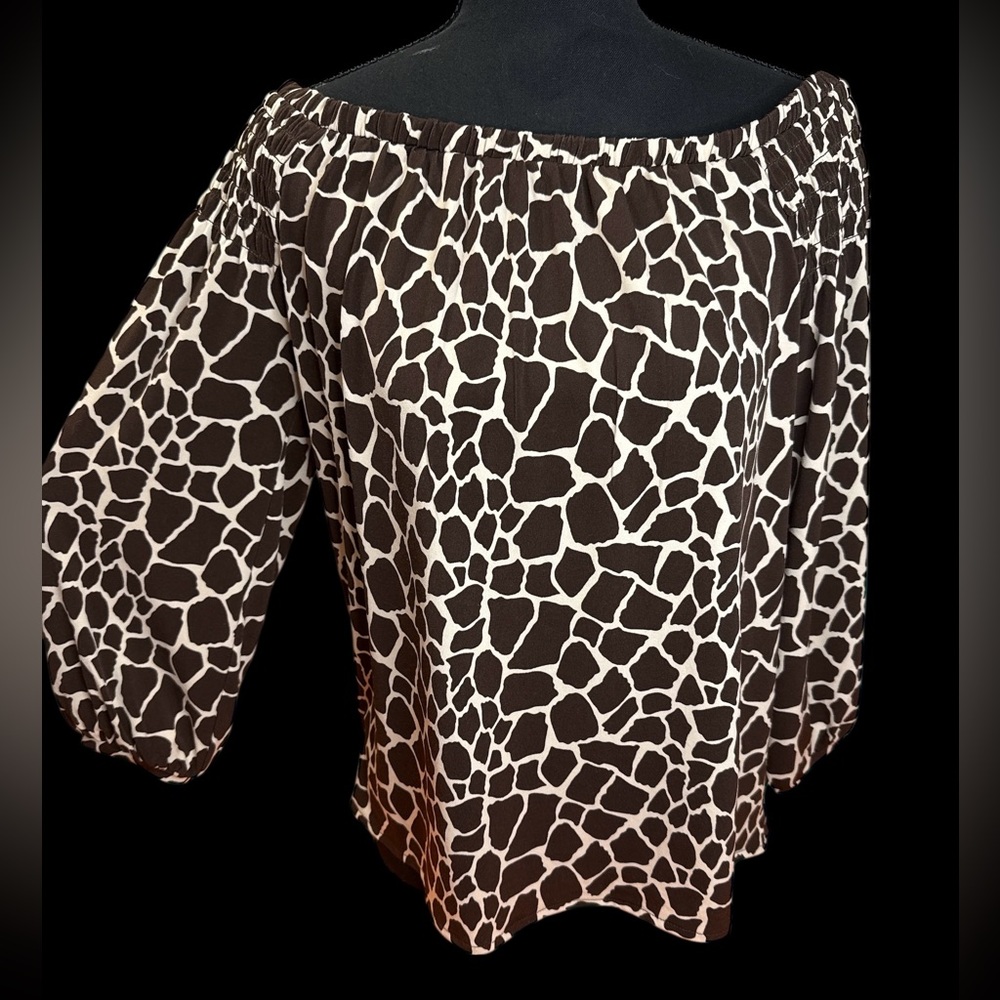 Ann Taylor Giraffe Print Brown/Cream Blouse Size Medium LIKE NEW